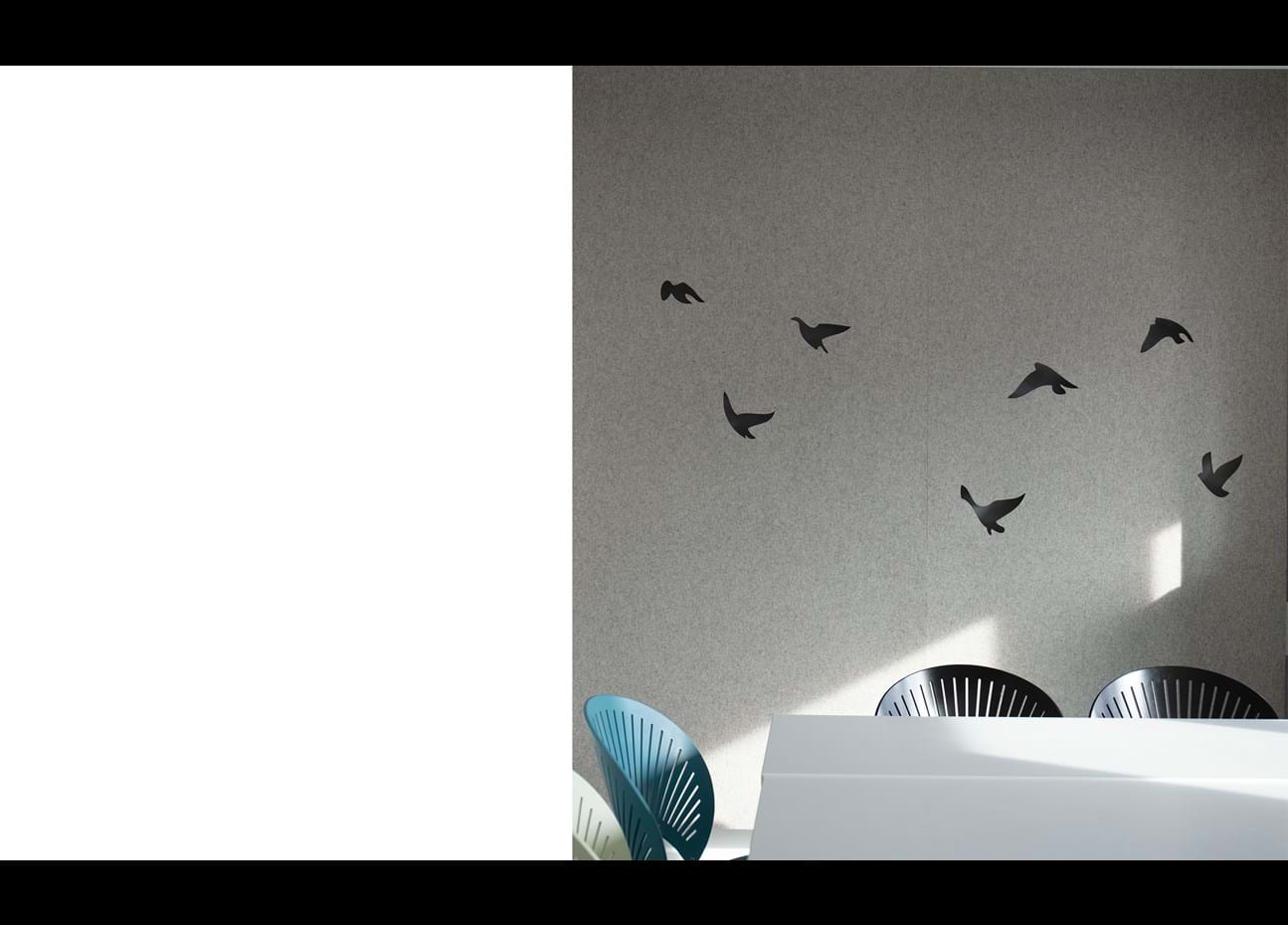 Filt gardin med fugle udskæringer på kontor (5)