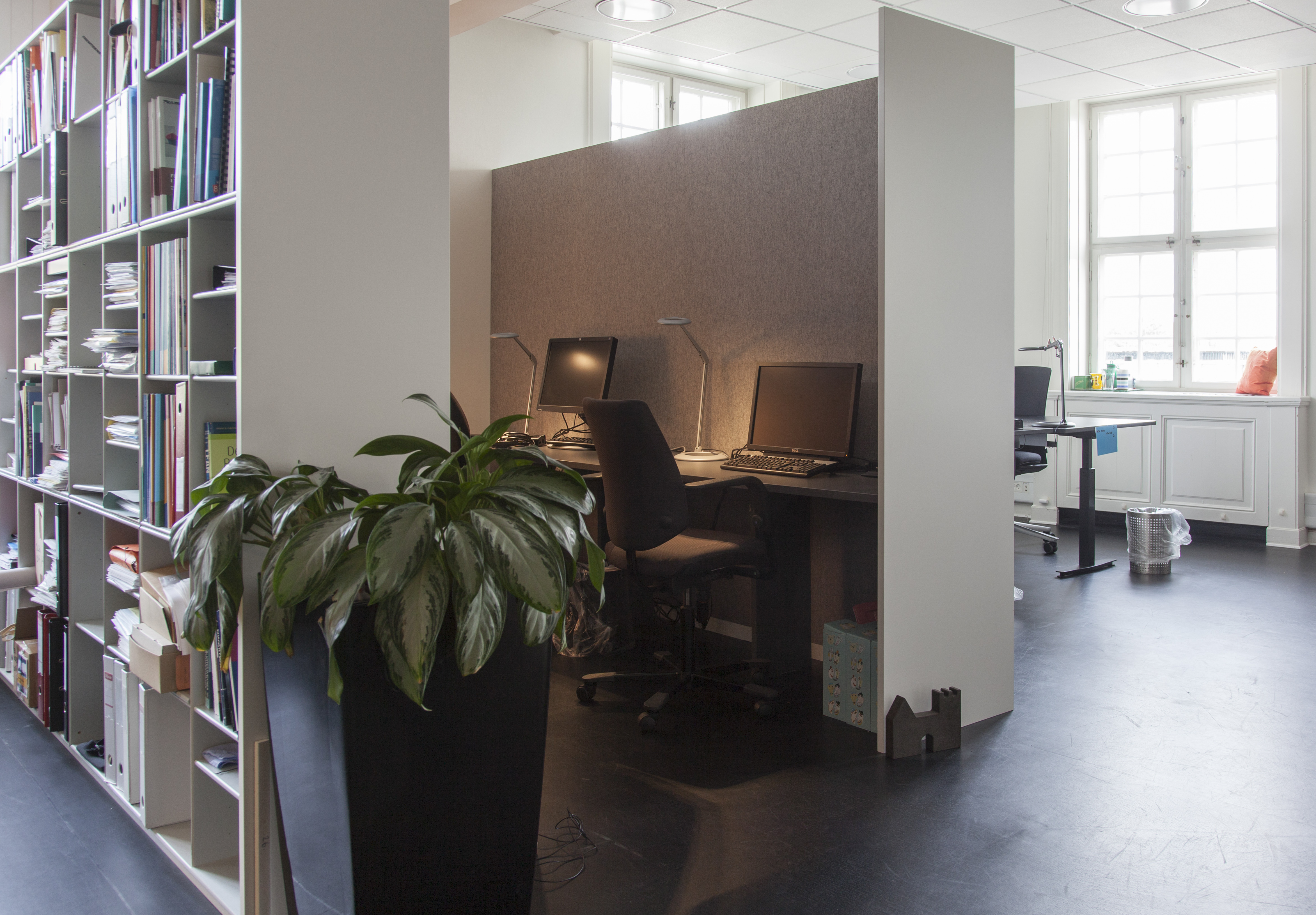 Kulturstyrelsen, opklæbning af filt på væg