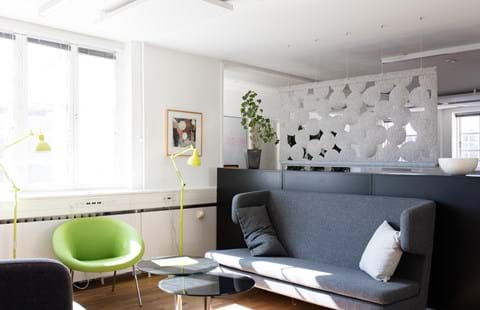 CoverSingle rumafskærmning i filt ophængt med wire (2)