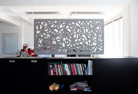 CoverSingle rumafskærmning i filt ophængt med wire (3)