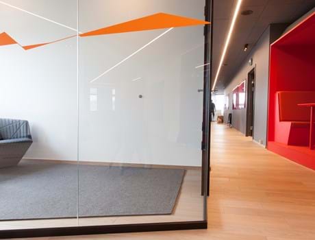 Power office_18, Fraster filttæppe på kontor