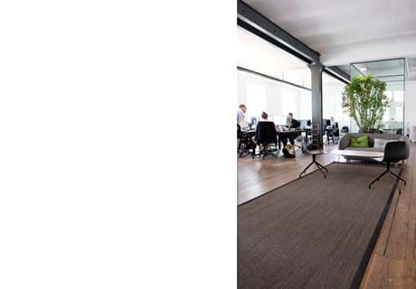 Rainmarks Loft-afpassede tæpper i sisal med kantebånd