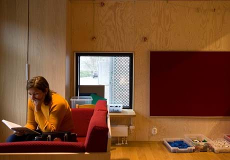 filt klæbet på væg