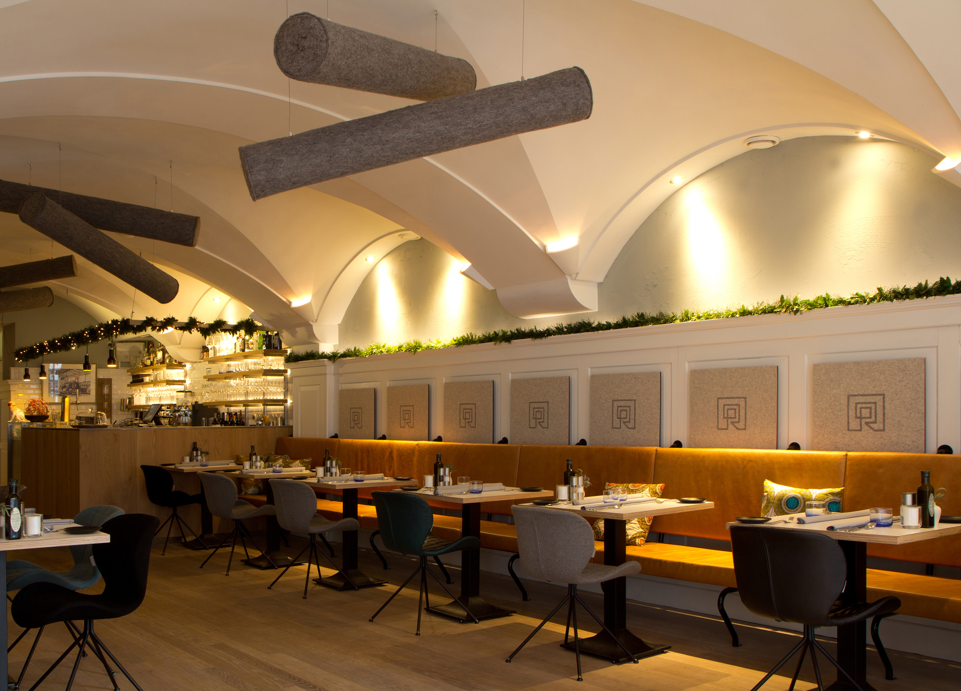 TwisterPlus akustikpanel med filt på Restaurant de Rozzario