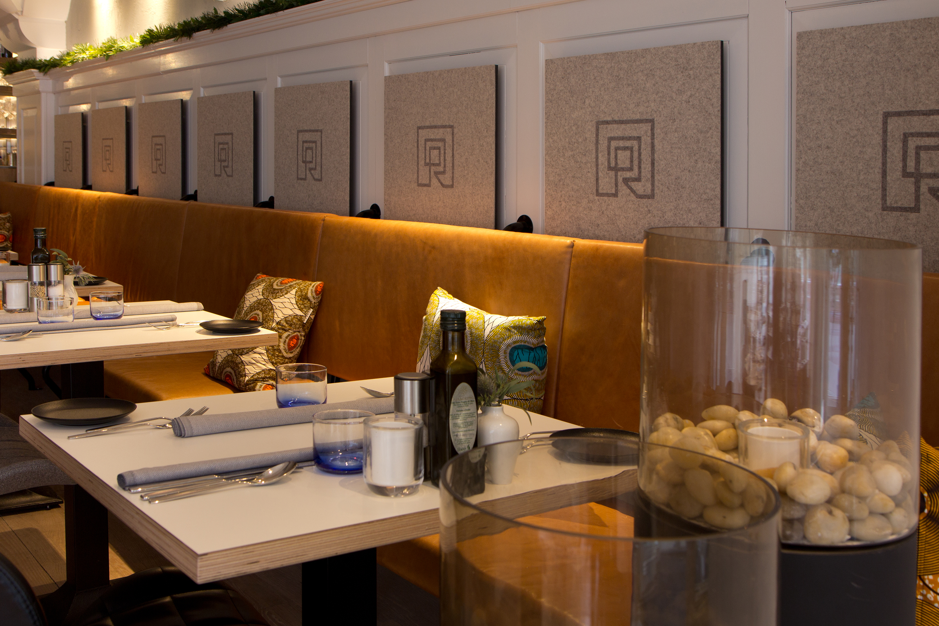 TwisterPlus akustikpanel med filt på Restaurant de Rozzario (1)