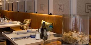 TwisterPlus akustikpanel med filt på Restaurant de Rozzario (1)