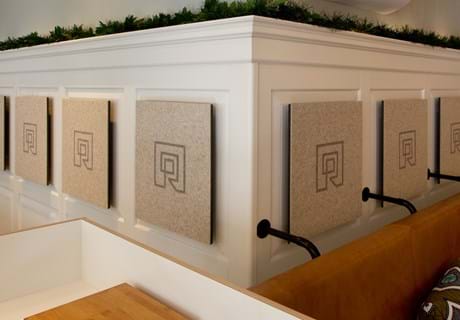 TwisterPlus akustikpanel med filt på Restaurant de Rozzario (2)