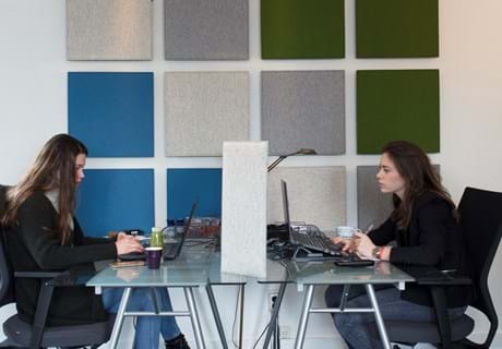 TwisterPlus akustikpaneler med filt på kontor (1)