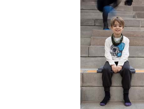 Flytbar bordskærm i filt på skole