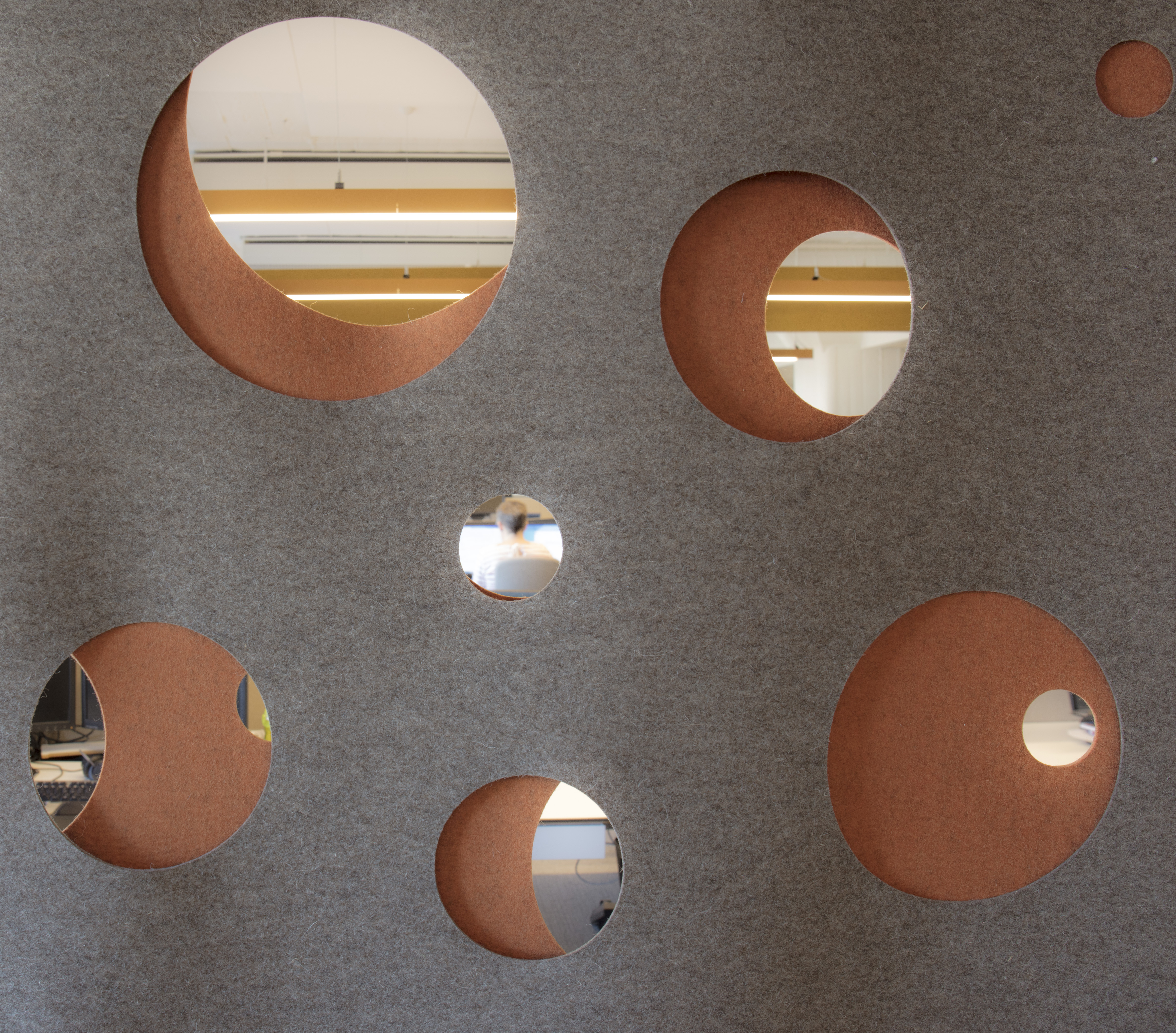 anthracite filttæppe på kontor