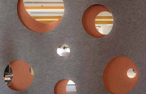 anthracite filttæppe på kontor