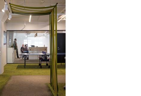 covers i grønt ligner skov