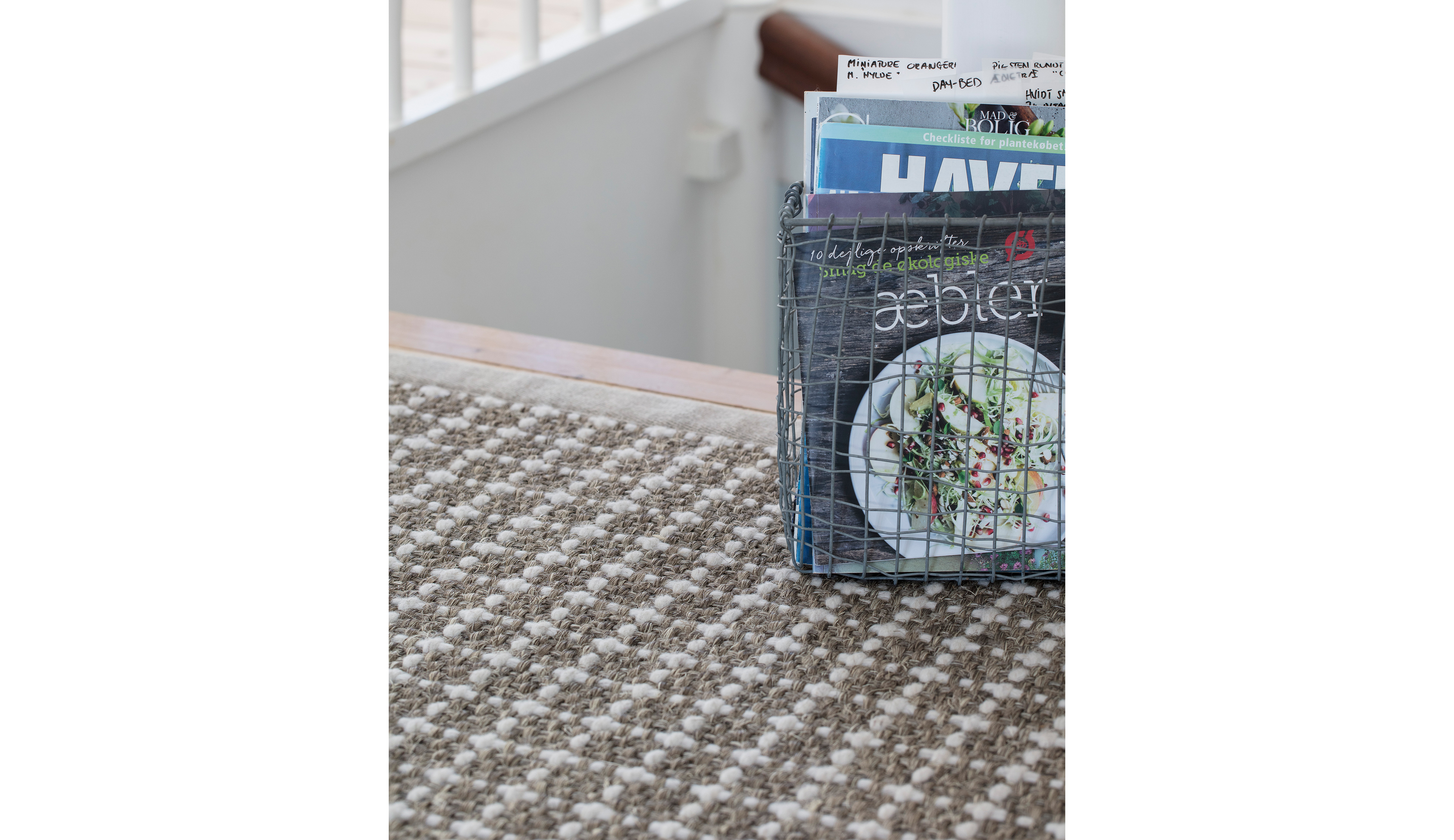 Bisina afpasset tæppe i stue udsnit