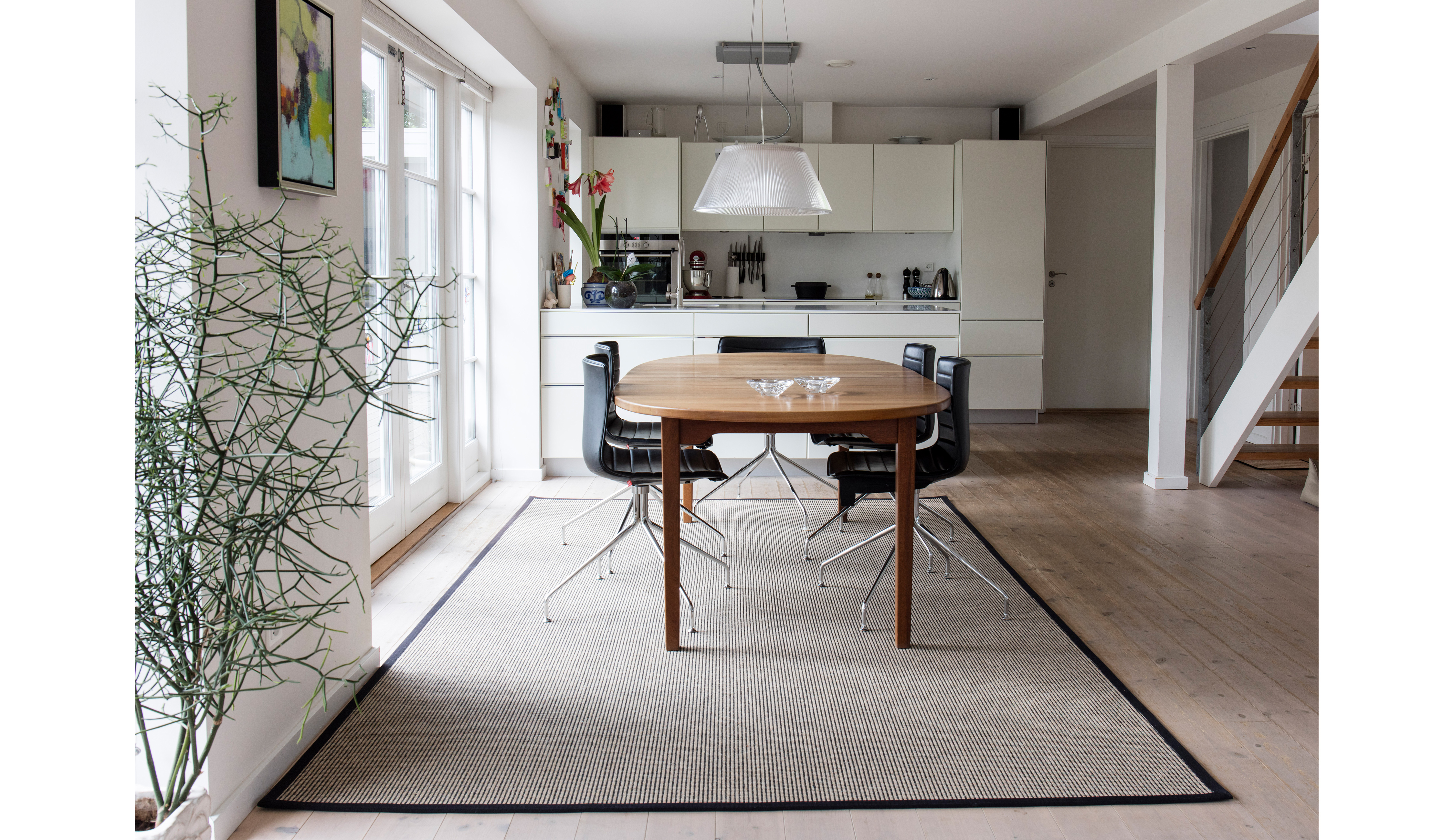 Opus afpasset tæppe i spisestue