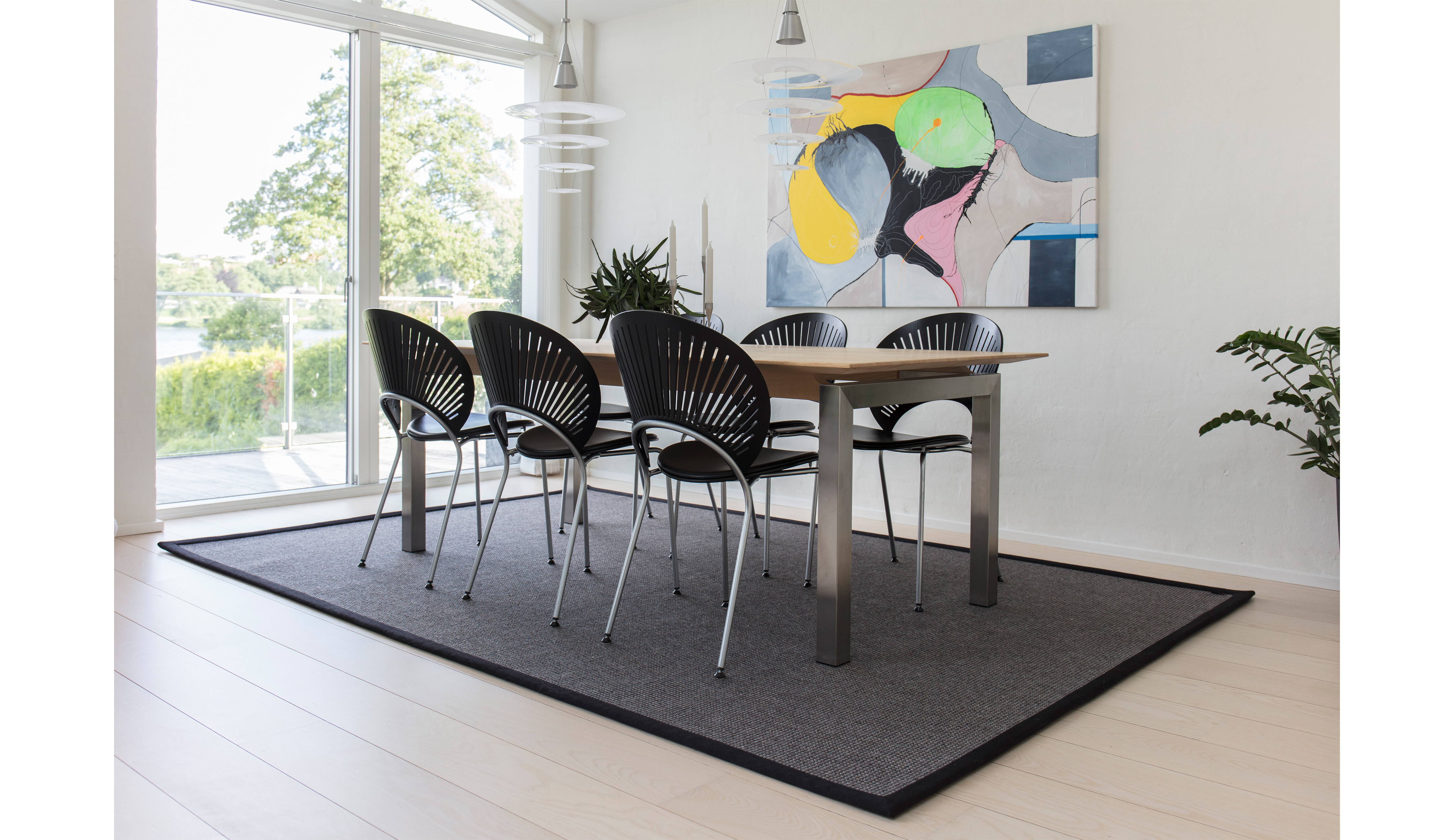 Santan afpasset uldtæppe i spisestue