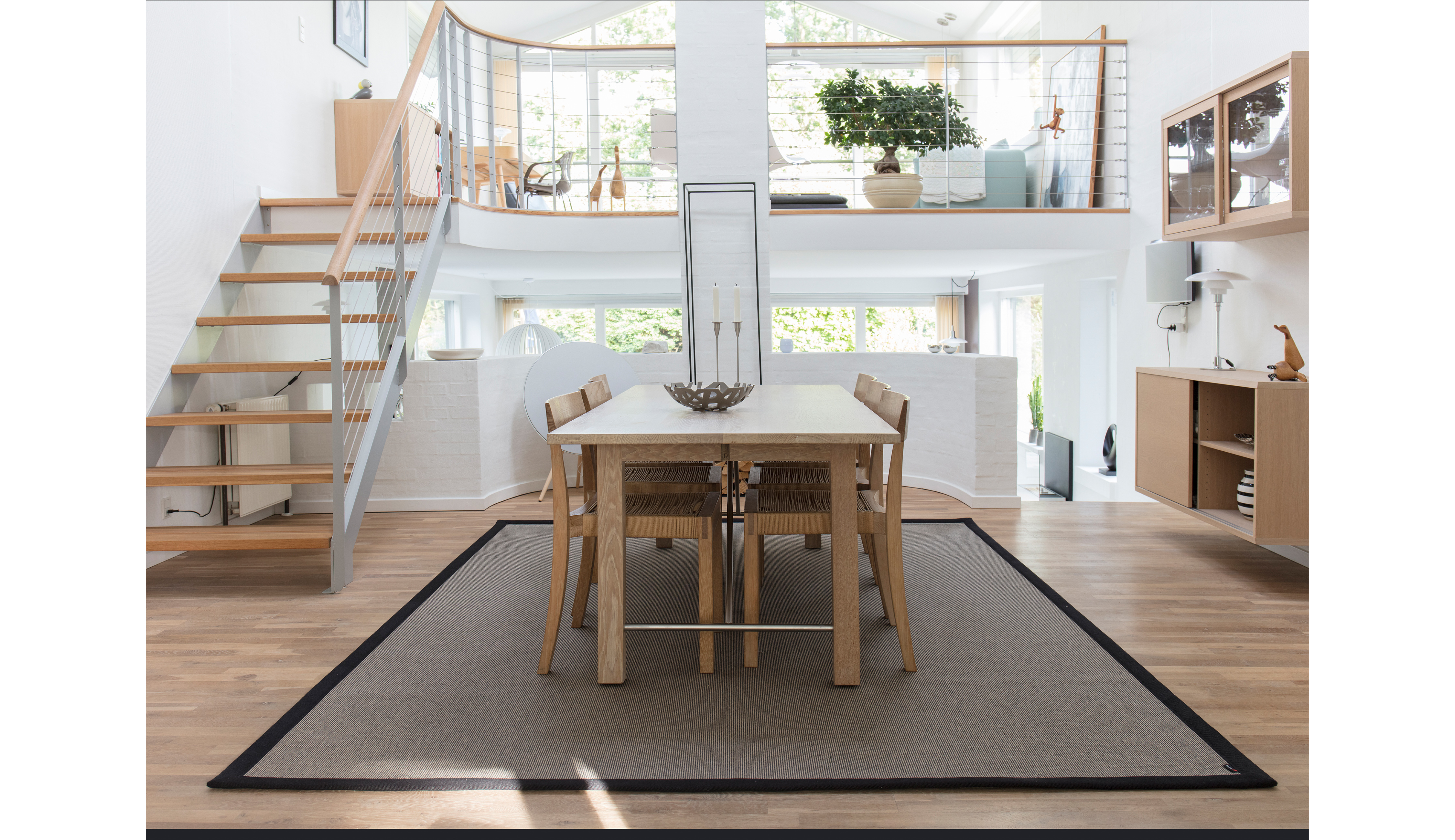 afpasset uld tæppe Trinidad i spisestue