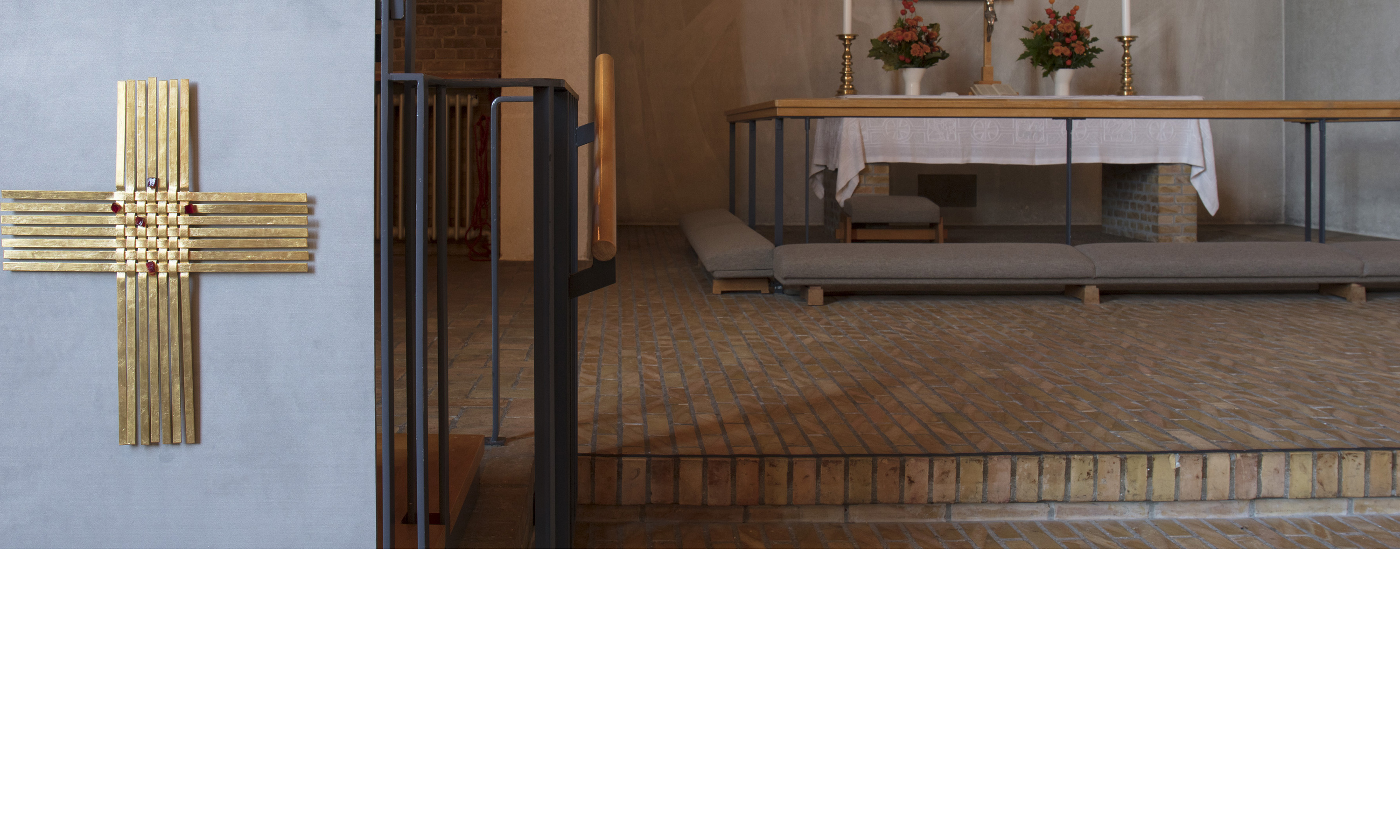 vævet sisal løber i kirke