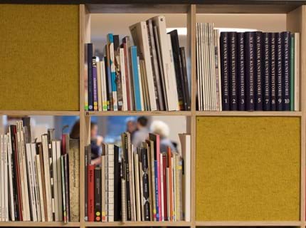 bogreoler med filt dekoration