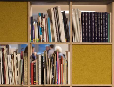 bogreoler med filt dekoration