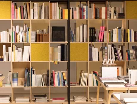 bogreoler med filt dekoration