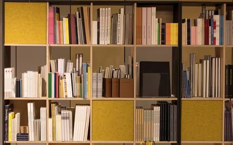 bogreoler med filt dekoration