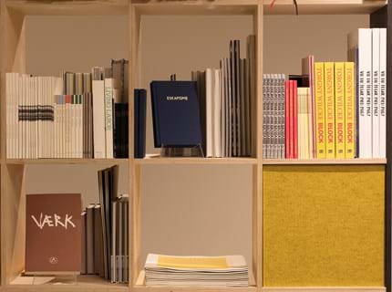 bogreoler med filt dekoration