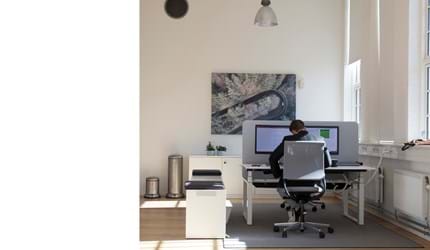 Arctic tæpper i kontor hos Mazda (6)