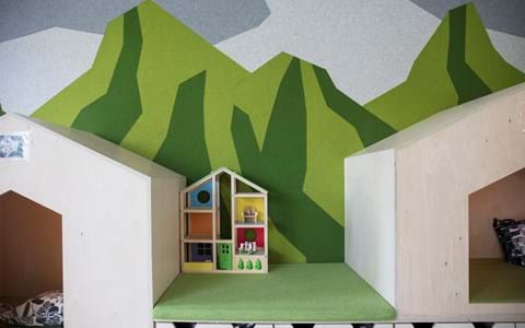 grøn uldfilt væg udsmykning