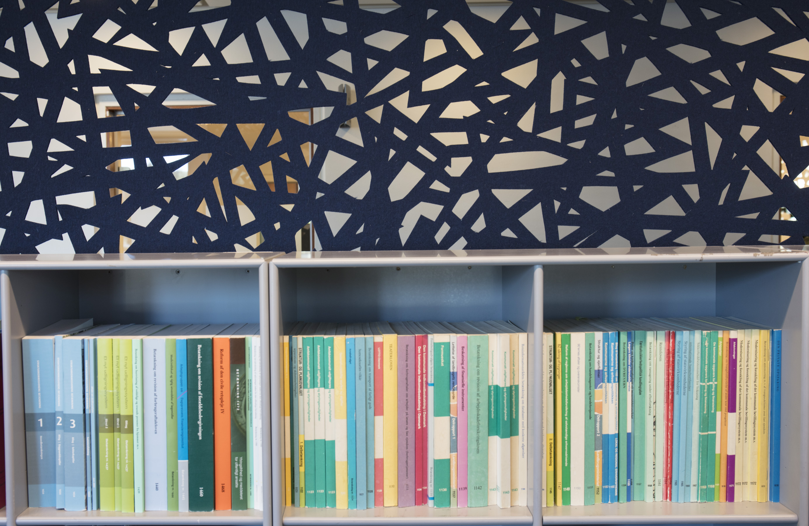 Økonomi og indenrigsministeriet, CoverSingle, fraster, filt, cover, rumafskærmning, roomdivider, akustik, uld filt, inspiration, design, indretning, afskærmning, filt på glas,