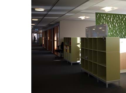 Rumafskærmning med grøn Fraster filt kontor