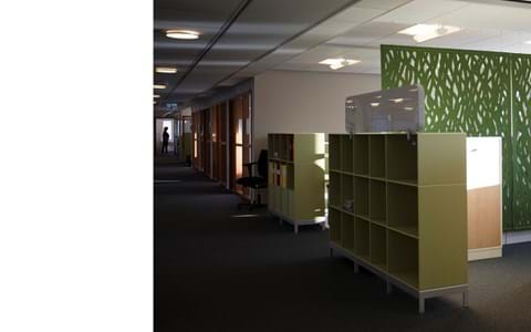 Rumafskærmning med grøn Fraster filt kontor