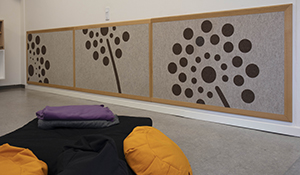 PinDot design tavle i filt på stress klinik (2)