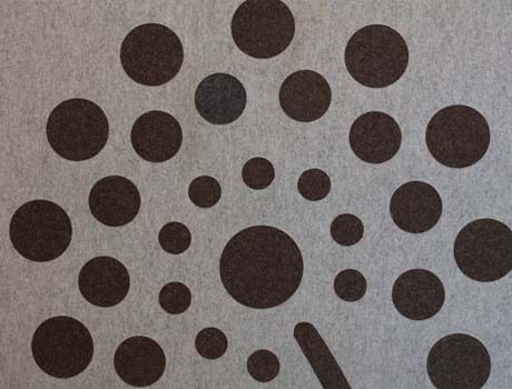 PinDot design tavle i filt på stress klinik (3)