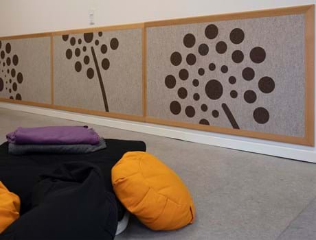 PinDot design tavle i filt på stress klinik (4)