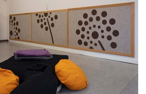 PinDot design tavle i filt på stress klinik (4)