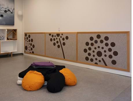 PinDot design tavle i filt på stress klinik (8)