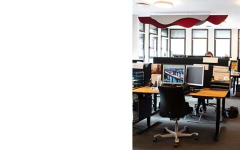 Puff akustik paneler i filt nedhængt fra loft (1)