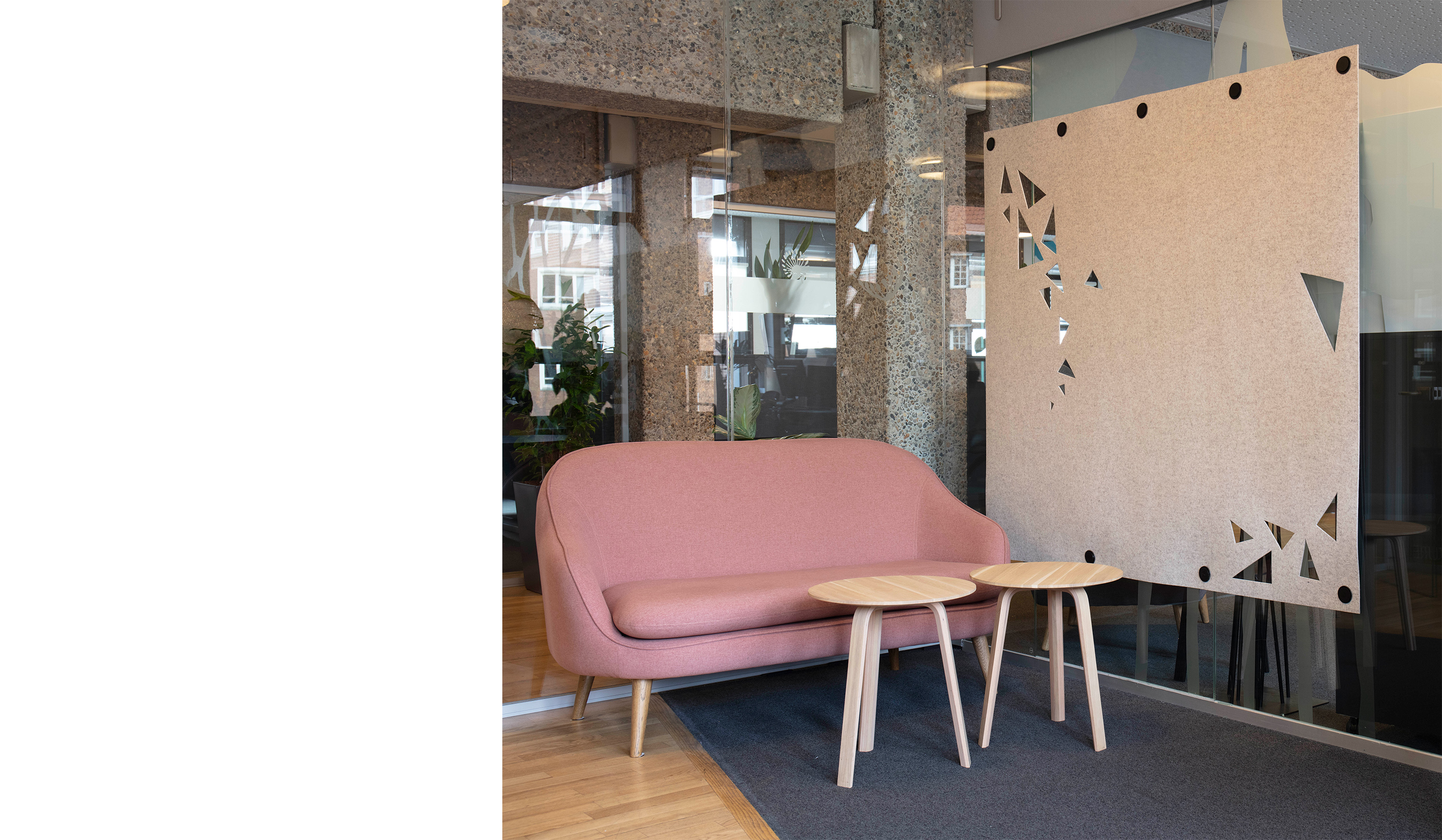 CoverSingle rumafskærmning i filt ophængt med wire