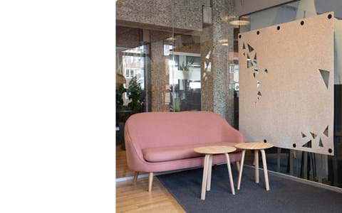 CoverSingle rumafskærmning i filt ophængt med wire