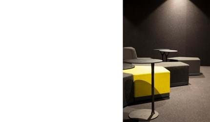 Fraster filt på væg i bibliotek