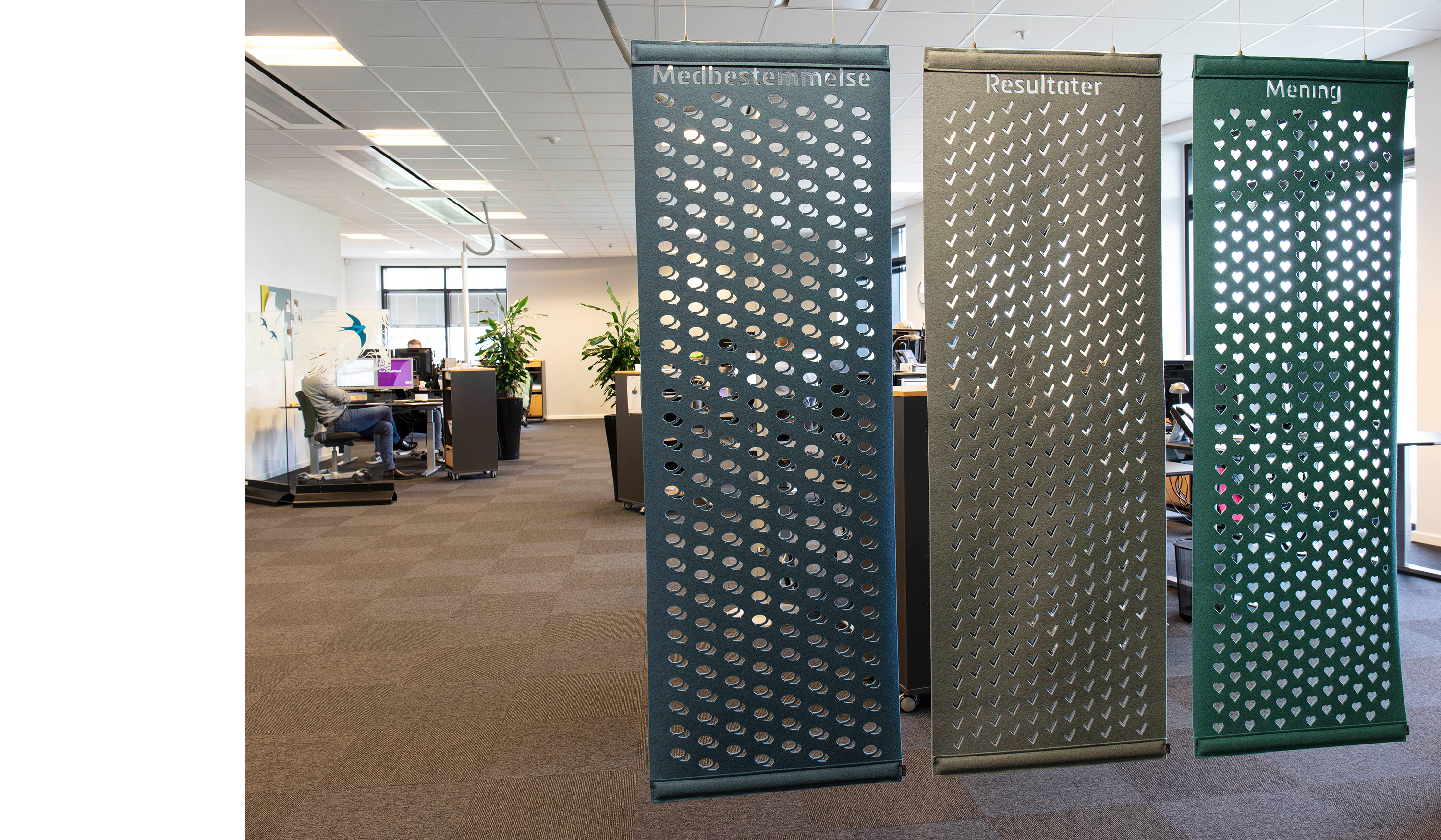 Krifa, CoverSingle rumdeler i filt