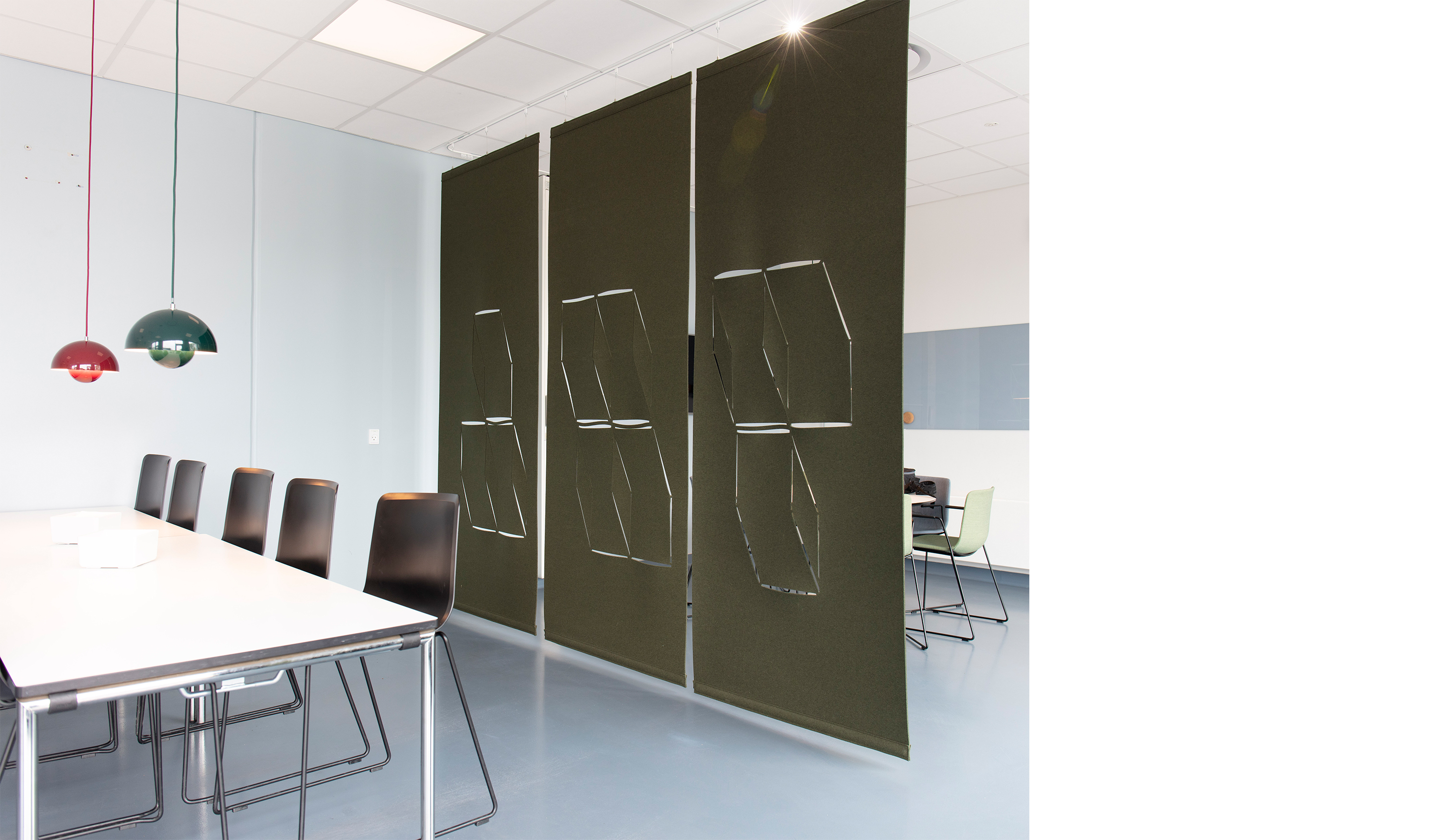 fraster, filt, cover, rumafskærmning, roomdivider, akustik, uld filt, inspiration, design, indretning, afskærmning, felt, wool felt, acoustic and decoration,