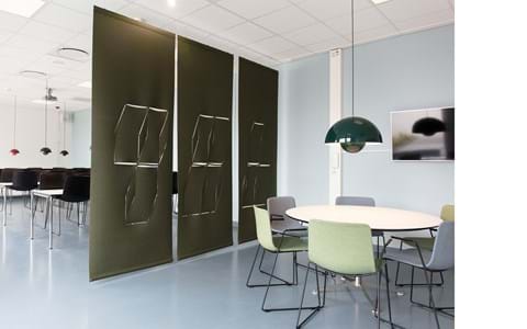 fraster, filt, cover, rumafskærmning, roomdivider, akustik, uld filt, inspiration, design, indretning, afskærmning, felt, wool felt, acoustic and decoration,