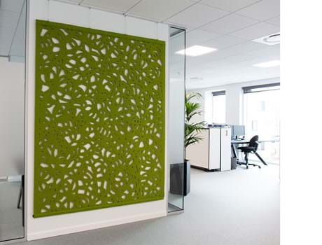 lydæmpning med Cover i filt med udskæringer