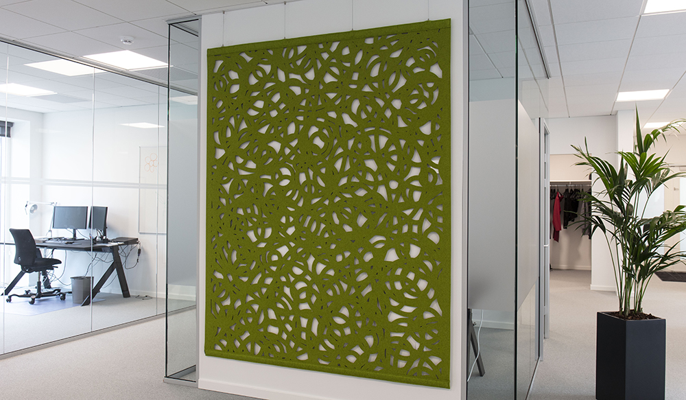 lydæmpning med Cover i filt med udskæringer