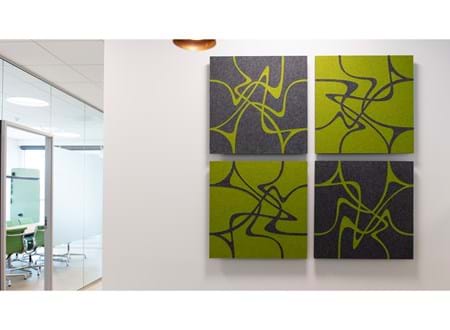 TwisterPlus akustikpanel i grøn filt på væg