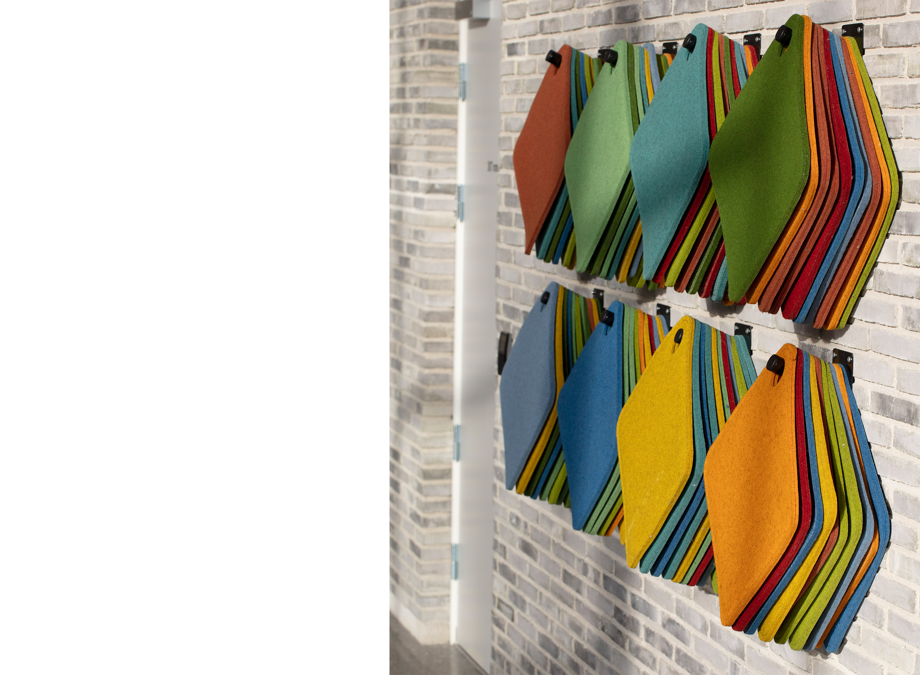 Bjørlien skole filtsæder på trappe (5)