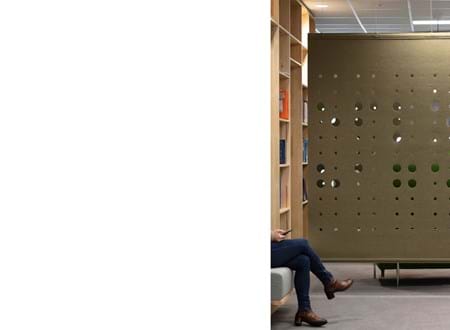 CoverSingle rumdeler i filt nedhængt fra loft