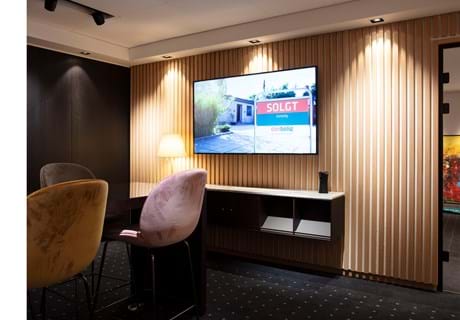 5- DanBolig, filt på væg.