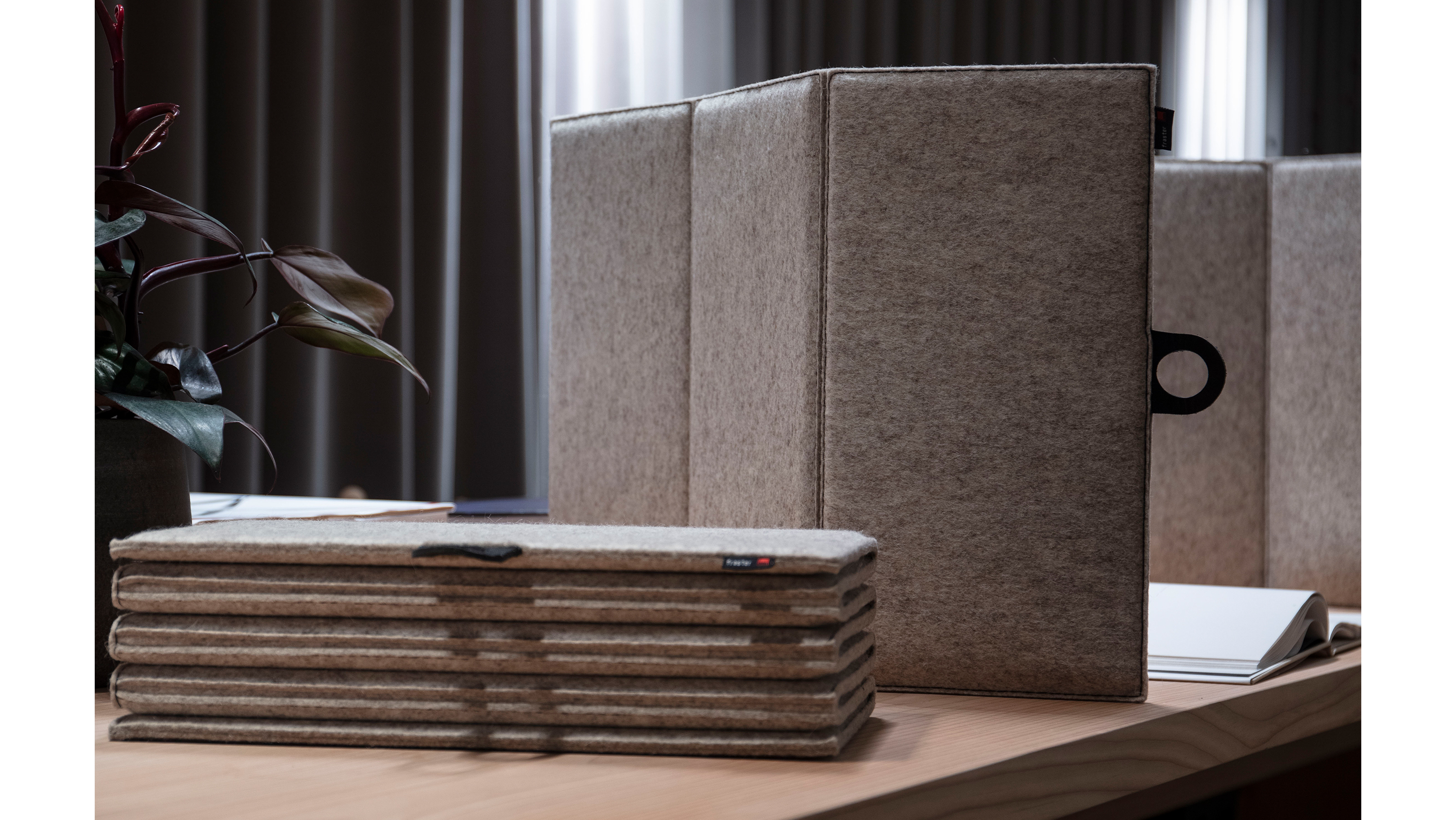 ZigZag  bordskærm i filt, The House. (6)